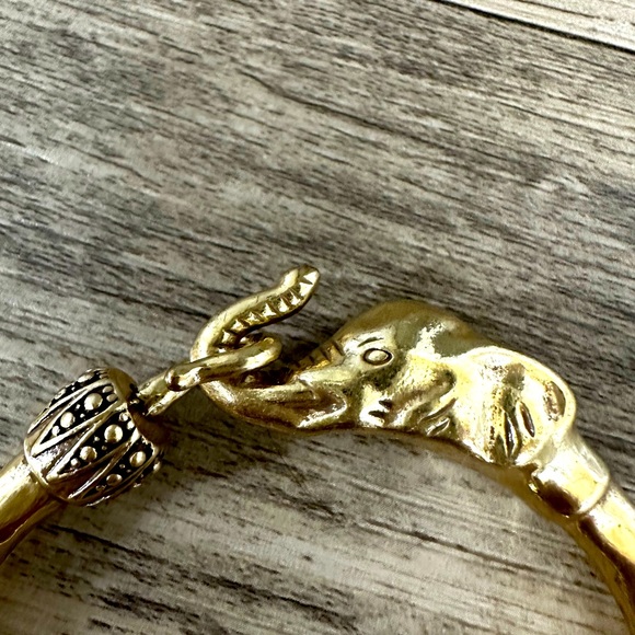 Lucky Brand Elephant Hook Bangle - Picture 9 of 9